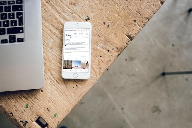 le-buzz-studio-aM9sj98dI2A-unsplash | Path Social Een Instagram profiel met recente berichten.