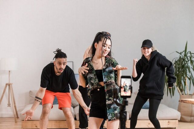 從有趣的音頻到舞蹈挑戰,總是有一些新趨勢Instagram 。